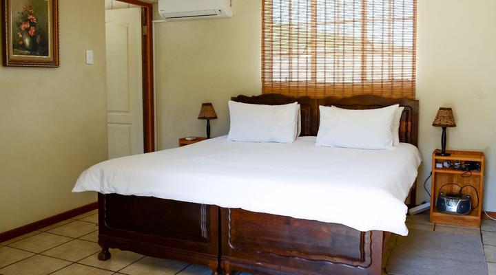 Farmer Redbeard Cottages