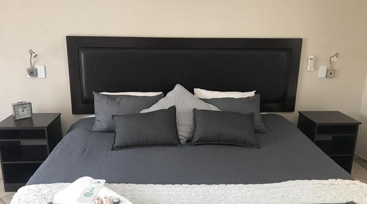 Manor Hills Guest Lodge