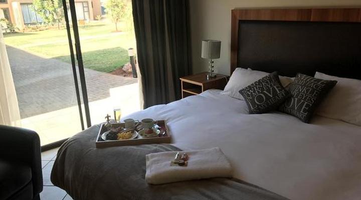 Manor Hills Guest Lodge