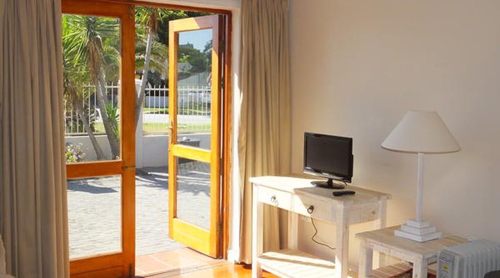 Pollok Guest Lodge