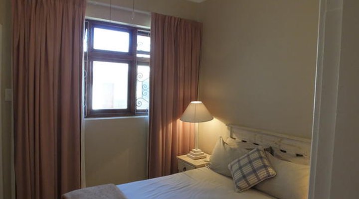 Pollok Guest Lodge