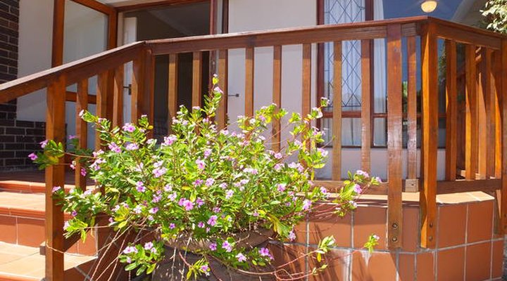 Pollok Guest Lodge