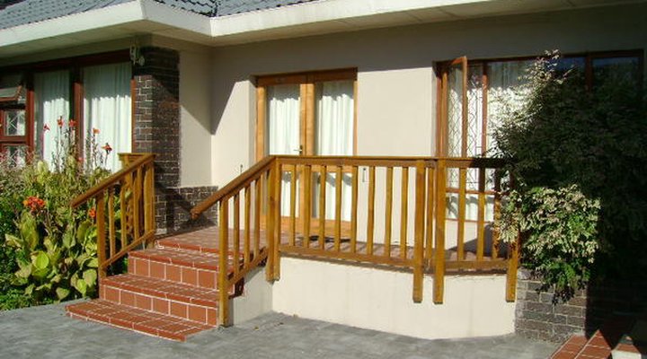 Pollok Guest Lodge