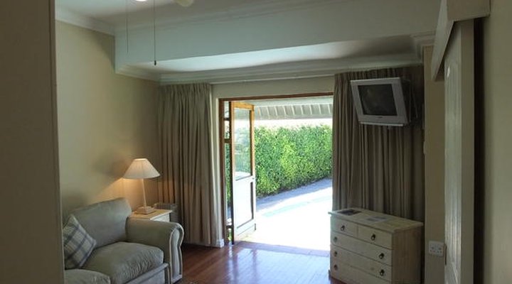 Pollok Guest Lodge