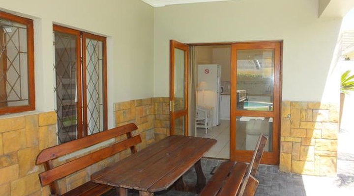 Pollok Guest Lodge