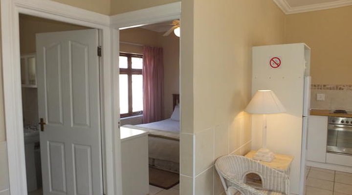 Pollok Guest Lodge