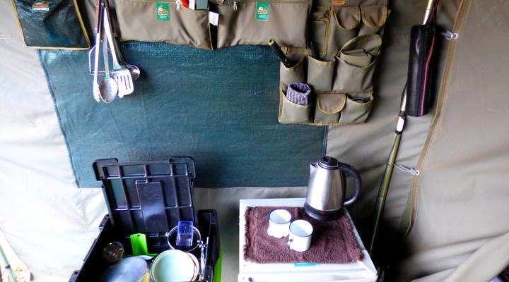 Thorn Tree Bush Camp - Tented camps and cabins