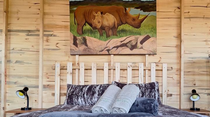 Thorn Tree Bush Camp - Tented camps and cabins