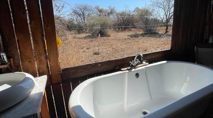 Thorn Tree Bush Camp - Tented camps and cabins