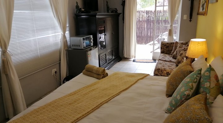 Aqua View Riverside Guest House