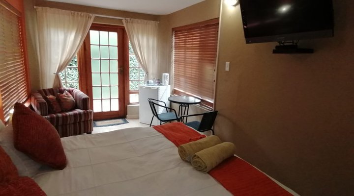 Aqua View Riverside Guest House