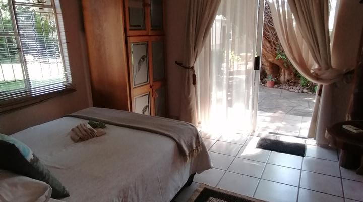 Guinea Feather Country Lodge