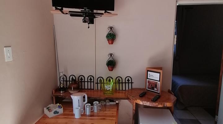 Guinea Feather Country Lodge