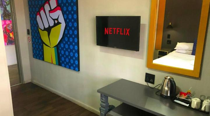 Elephant Springs Hotel & Apartments