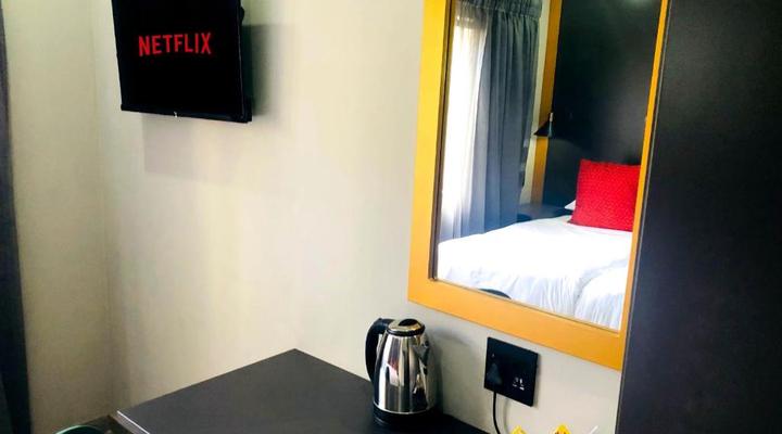 Elephant Springs Hotel & Apartments