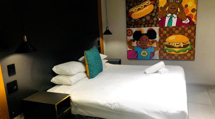 Elephant Springs Hotel & Apartments