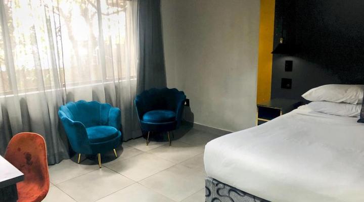 Elephant Springs Hotel & Apartments