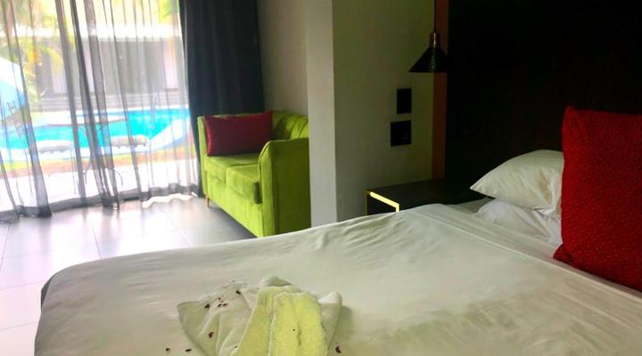 Elephant Springs Hotel & Apartments