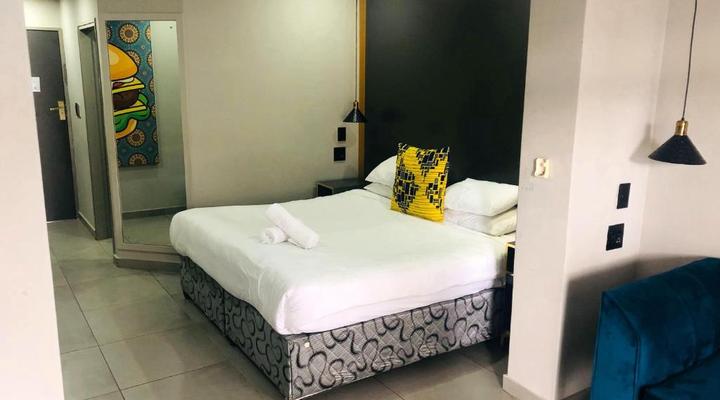 Elephant Springs Hotel & Apartments