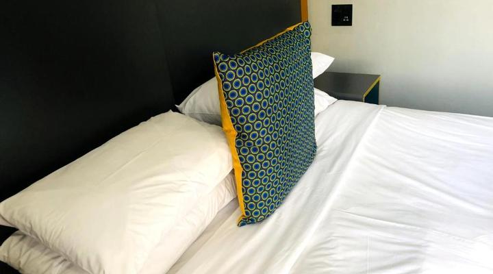 Elephant Springs Hotel & Apartments