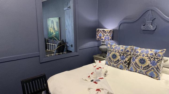 Shangri-La Country Hotel