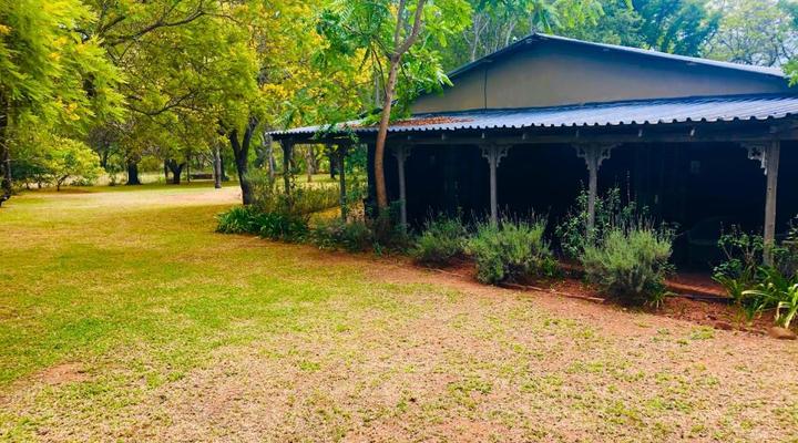 Shangri-La Country Hotel