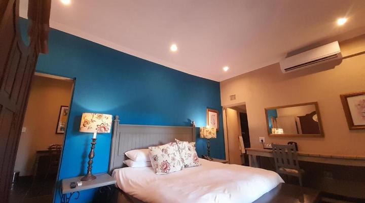 Shangri-La Country Hotel