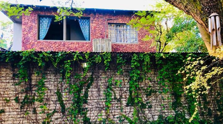 Shangri-La Country Hotel