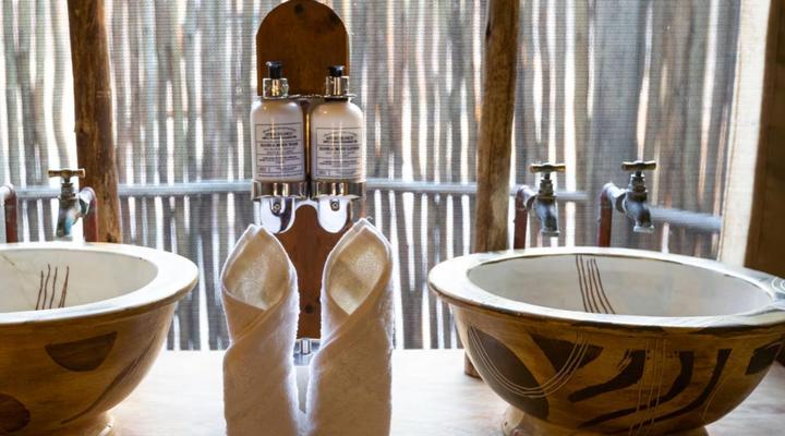 Evolve Back Gham Dhao Lodge, Kalahari