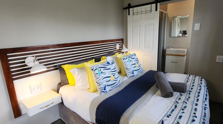 Atlantis Haven Self Catering Accommodation- Sunrise On Sea