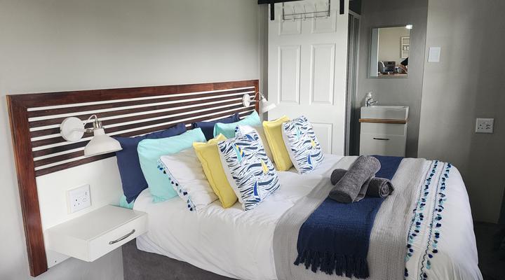 Atlantis Haven Self Catering Accommodation- Sunrise On Sea