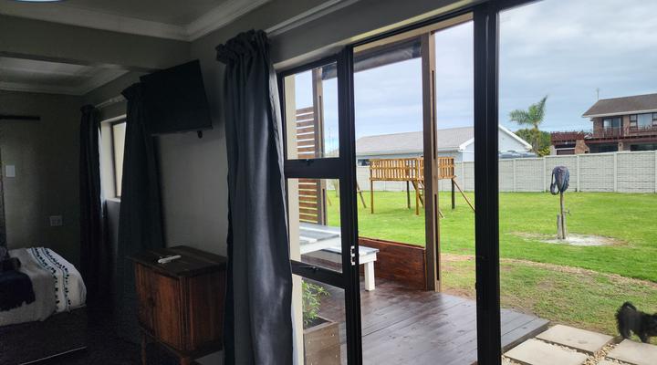 Atlantis Haven Self Catering Accommodation- Sunrise On Sea