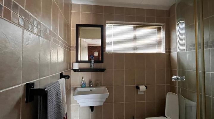 Adri's Self-catering Jeffreys Bay