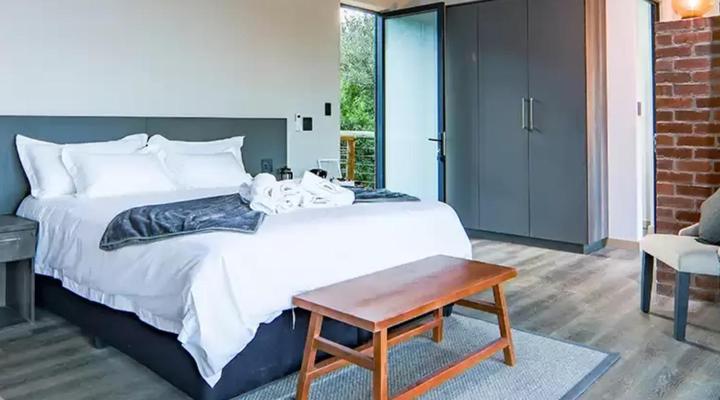 The Cliffhanger Lodge