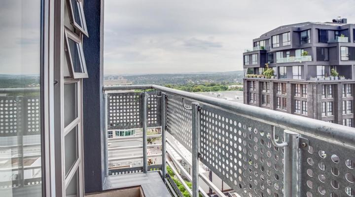 Urban Oasis Apartments @ The Median