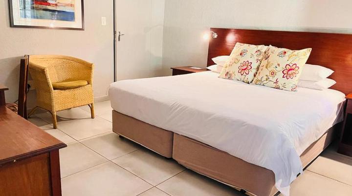 Shangri-La Country Hotel