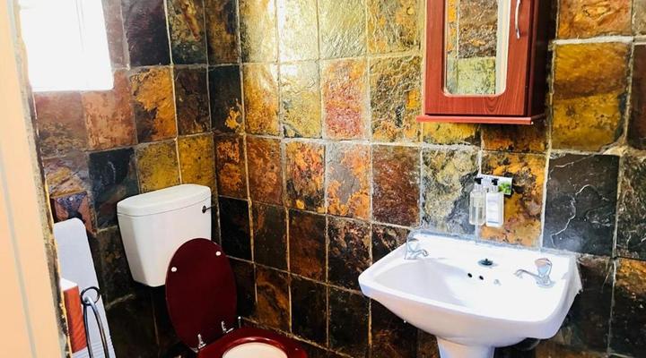 Shangri-La Country Hotel