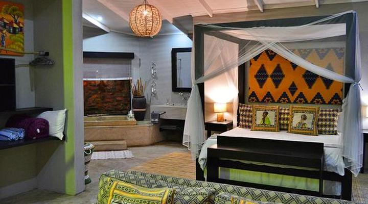 Foxy Crocodile Bush Lodge & Kruger Safaris