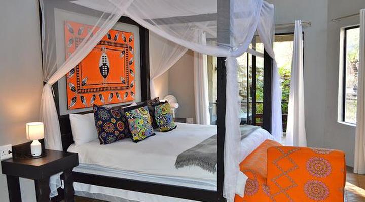 Foxy Crocodile Bush Lodge & Kruger Safaris