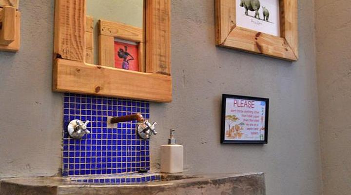 Foxy Crocodile Bush Lodge & Kruger Safaris