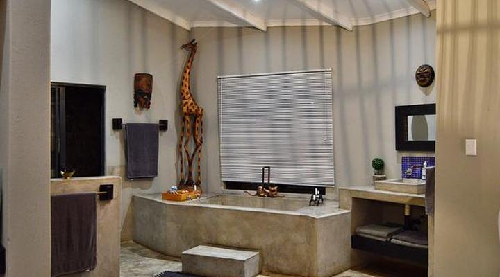 Foxy Crocodile Bush Lodge & Kruger Safaris