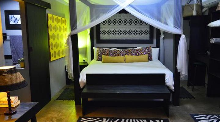 Foxy Crocodile Bush Lodge & Kruger Safaris