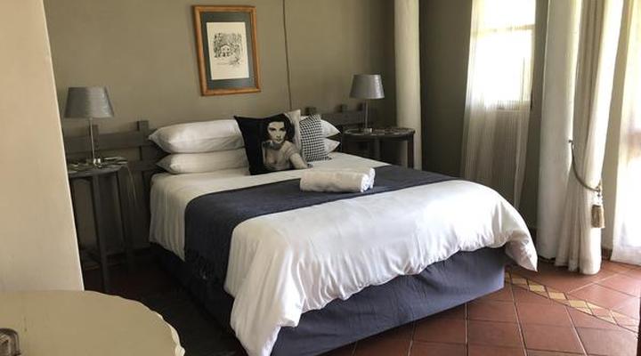 Hennie's Rest Guest House