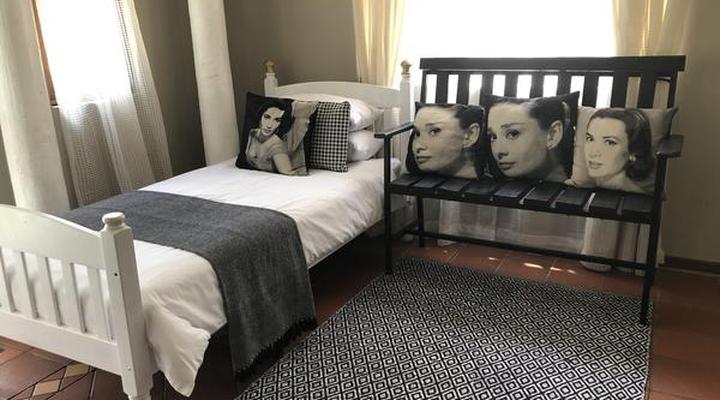 Hennie's Rest Guest House