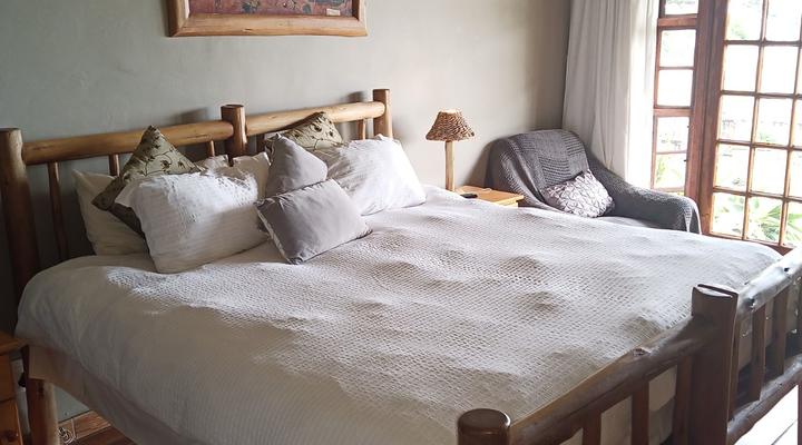 Leopards and Louries Bush Lodge