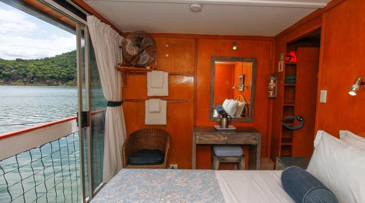 Shayamanzi Houseboats