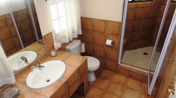 Drakensberg Gardens Fairways - Heartwood Mountain Cottage