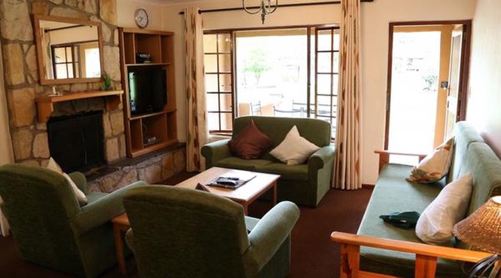 Drakensberg Gardens Fairways - Heartwood Mountain Cottage