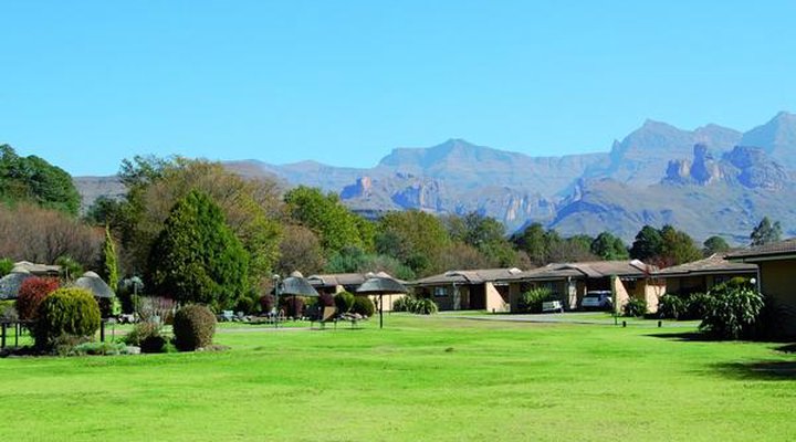Drakensberg Gardens Fairways - Heartwood Mountain Cottage
