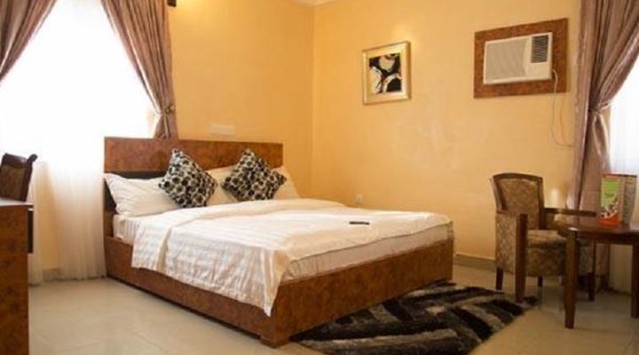 Petrus Hotels Royale